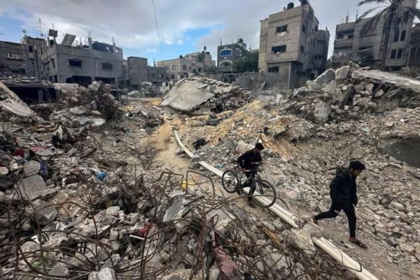 Gambar dari Drone Menunjukkan Bom Israel Ubah Gaza Bagai Permukaan Bulan