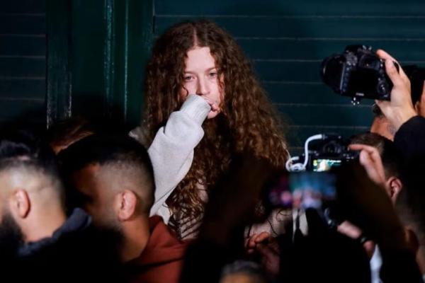Pernah Tampar Tentara Israel saat Desanya Diserang, Aktivis Ahed Tamini Dibebaskan