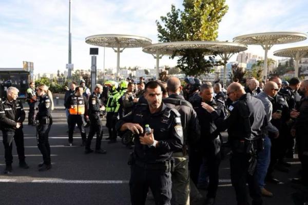 Dua Warga Palestina Lepaskan Tembakan ke Halte Bus Yerusalem, Tewaskan Tiga Polisi