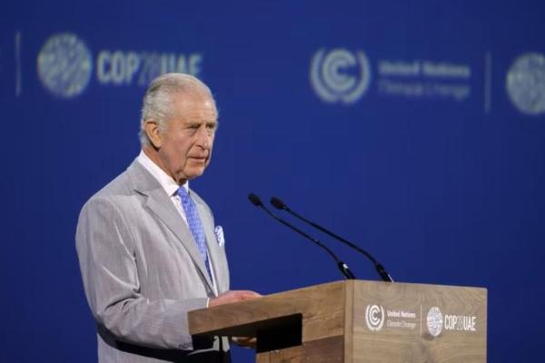 Perselisihan Inggris-Yunani Belum Reda, Raja Charles Tampil Mengejutkan dengan Dasinya