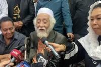 Datangi Markas TPN, Kiai Karismatik Abuya Muhtadi Dukung Ganjar-Mahfud