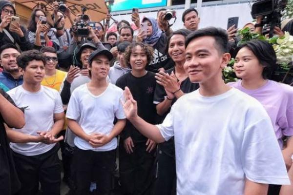 Gibran Sebut Bagi-bagi Susu di CFD Bundaran HI Tanpa Peraga Kampanye