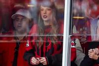 Taylor Swift dan Donna Kelce Bersatu Lagi di Pertandingan Travis Kelce Lawan Buffalo Bills