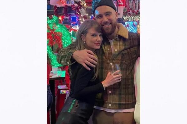 Begini Reaksi Travis Kelce saat Pacarnya Taylor Swift Dicemooh Penggemar Patriots
