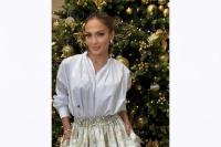 Jennifer Lopez Pasang Pohon Natal Emas di Rumah Mewah Rp 940 Miliar Ben Affleck