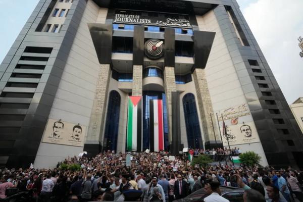 Solidaritas untuk Rakyat Palestina, Sindikasi Pers Mesir Hidup Kembali