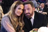 Jennifer Lopez dan Ben Affleck Gelar Pesta Natal Mewah Bertabur Bintang