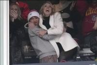 Rayakan Touchdown Kansas City Chiefs, Taylor Swift Angkat Brittany Mahomes