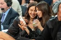 Tinggalkan Pertandingan Knicks sebelum Kelar, Emily Ratajkowski Ditolak MSG Duduk di VIP