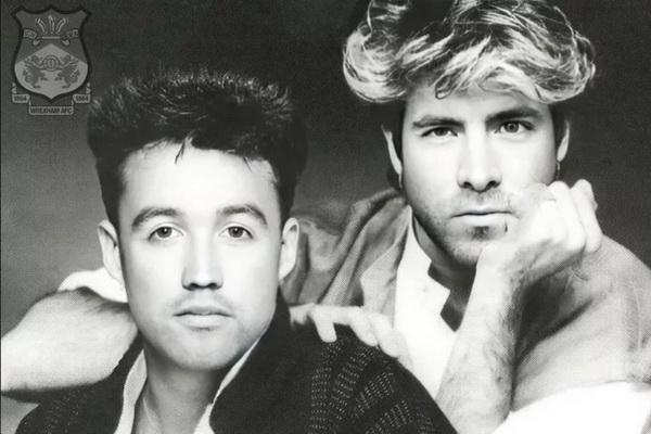 Kocak! Ryan Reynolds dan Rob McElhenney Bikin Sampul Album ala Wham!