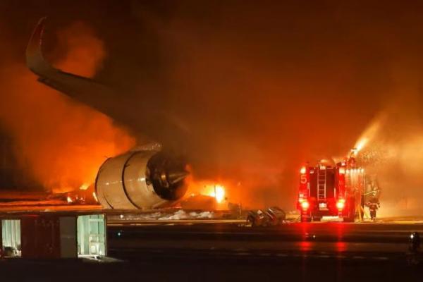 Lima dari Enam Awak Tewas dalam Tabrakan Pesawat Pembawa Bantuan Gempa Jepang