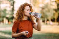 Ilmuwan Temukan 1 Liter Air Kemasan Mengandung Seperempat Juta Keping Plastik