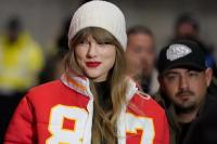 Taylor Swift Menari `Swag Surfin`, Lagu Kebangsaan Chiefs Pembakar Semangat