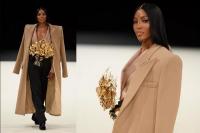 Penampilan Dramatis Naomi Campbell di Runway Paris Fashion Week