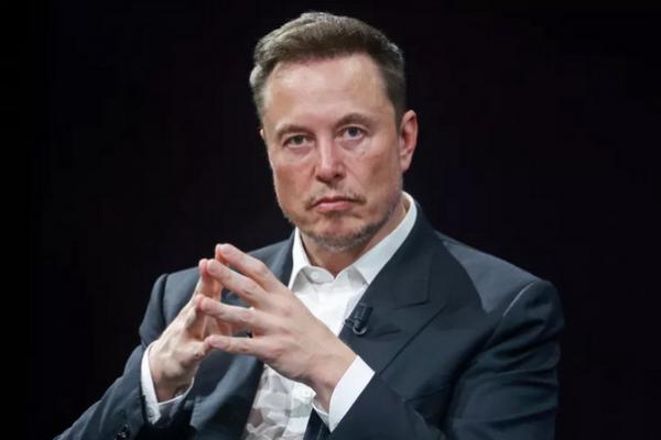 Elon Musk bakal menghadiri peluncuran Starlink, sebuah layanan internet berbasis satelit, di Bali, pada Minggu (19/5). (FOTO: GETTY IMAGES) 