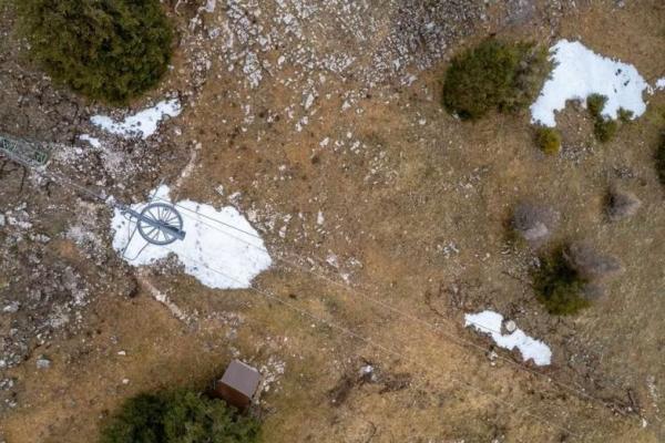 Alami Pemanasan Dua Kali Lipat, Tempat Ski di Swiss Sepi dan Tidak Bersalju