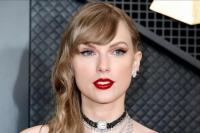 Karpet Merah Grammy Awards 2024, Taylor Swift Minta Stylist Ubah Choker Jam ke Detik Tengah Malam