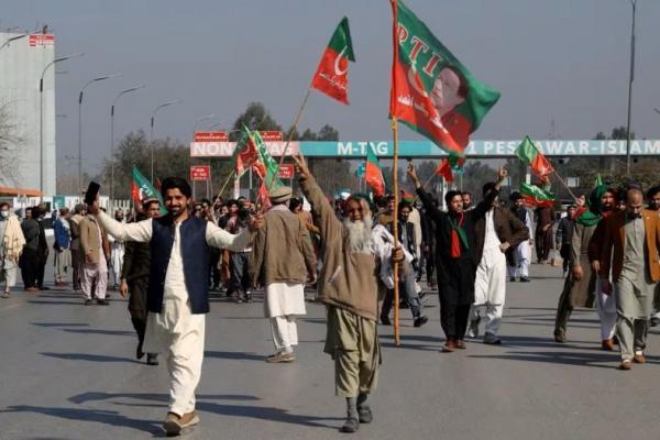 Meski Dipenjara, Partai Independen yang Didukung Khan Menang Pemilu Pakistan