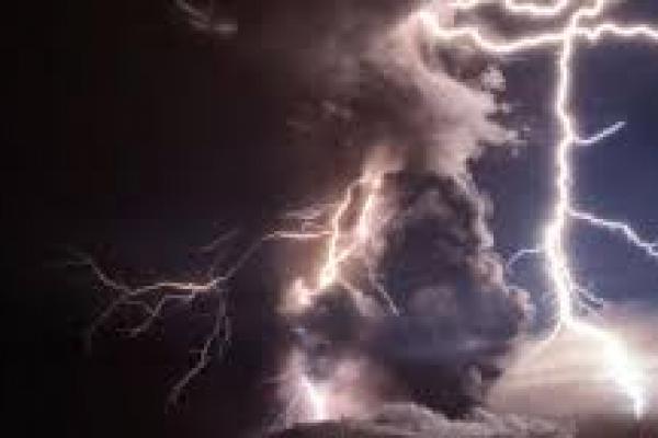 Hari Ini, Hujan Petir Bakal Terjadi di Sebagian Besar Wilayah Indonesia