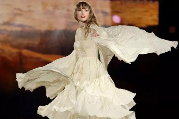 Rilis The Tortured Poets Department, Taylor Swift Tunjukkan Cintanya pada Penggemar (FOTO:ASHOK KUMAR/TAS24/GETTY) 