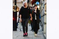 Tujuh Tahun Pacaran, Chris Martin dan Dakota Johnson Dikabarkan Putus