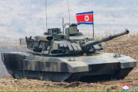 Kim Jong Un Pandu dengan Demonstrasi Militer Mengendarai Tank Baru