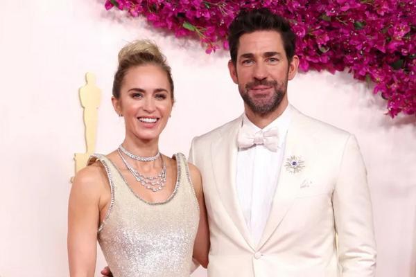 John Krasinski Ungkap Istrinya Emily Blunt Lebih Keren di Mata Anak-Anaknya (FOTO:KEVIN MAZUR/GETTY) 