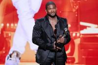 Terima President`s Award di NAACP 2024, Usher Beri Penghormatan untuk Wanita dalam Hidupnya