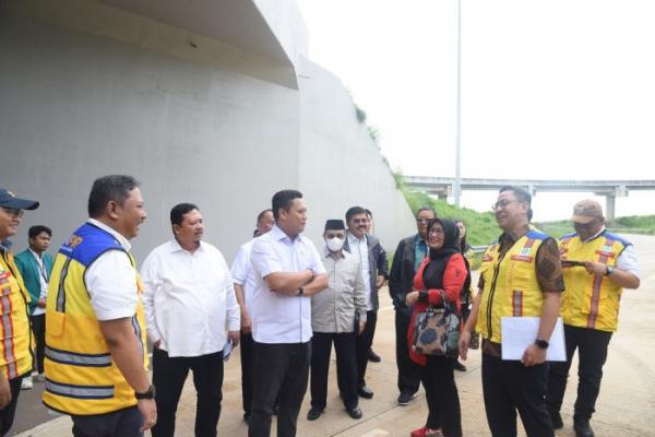 Tinjau Tol Japek II, Komisi V Harap Kemacetan Mudik Lebaran Terurai