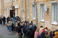 Berbaur dalam Barisan Pemilih Pemilu, Ribuan Warga Rusia Ikut Memprotes Putin