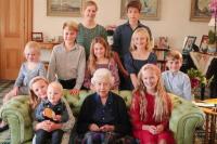 Skandal Photoshop, Foto Kate Middleton tentang Ratu Elizabeth dan Para Cucunya Diduga Dimanipulasi