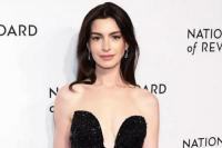 Anne Hathaway Ungkap Pengalamannya Keguguran saat Pertunjukan Broadway