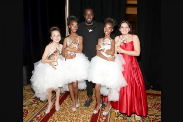 Video Putri `Adopsi` Ava Baroni Muncul Kembali Setelah FBI Gerebek Rumah Sean Diddy Combs