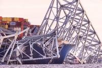 Detik-detik Runtuhnya Jembatan Baltimore Usai Ditabrak Kapal Kargo