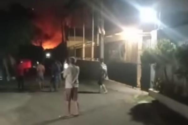 Langit Memerah, Diduga Gudang Peluru Ciangsana "Meledak"