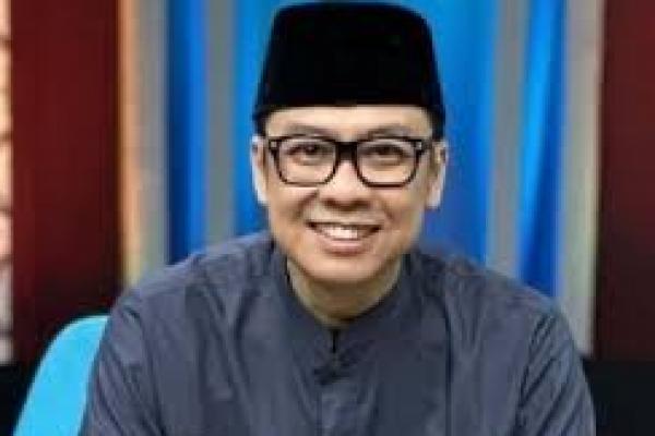 Presenter Terkemuka Hilbram Dunar Meninggal Dunia