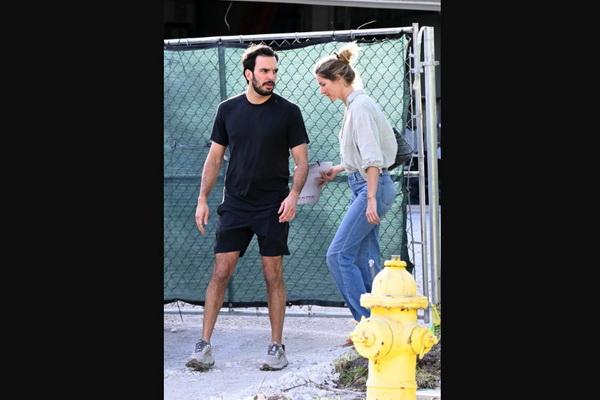 Sangkal Rumor Selingkuh, Gisele Bundchen Nikmati Hari Libur Bersama Pacarnya Joaquim Valente