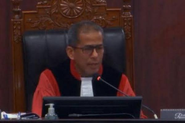 Sebut Sirekap Tak Perlu Dibahas, Hotman Paris Kena Tegur Hakim MK