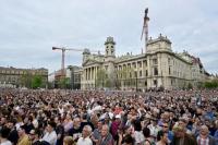 Puluhan Ribu Orang Hadiri Proses anti-Pemerintah di Budapest Melawan Orban
