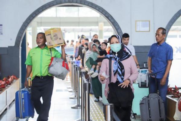Long Weekend Waisak, KAI Tambah Operasikan 20 Kerta Api