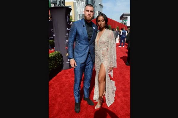 Travis Kelce dan Kayla Nicole. (FOTO: GETTY IMAGE) 