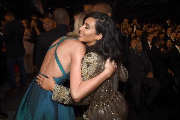 Kemunculan Pertama Kim Kardashian Setelah Diss Track `thanK you aIMee` Taylor Swift. (FOTO: GETTY IMAGE) 