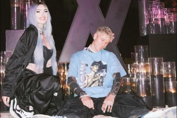 Megan Fox merayakan ulang tahun ke-34 Machine Gun Kelly. (FOTO: INSTAGRAM) 