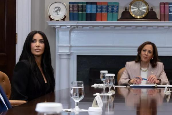 Kim Kardashian Bertemu Wakil Presiden AS Kamala Harris Bahas Reformasi Peradilan Pidana, Kamis (25/4/2024). (FOTO: GETTY IMAGE) 