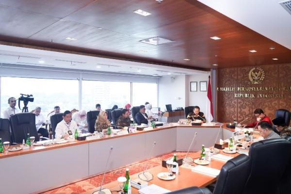 Ketua MPR Bambang Soesatyo dalam Rapat Pimpinan MPR RI, Senin (29/4/24). (Foto: Humas MPR) 