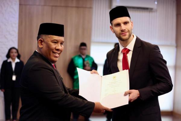 Maarten Paes resmi menjadi WNI. Foto: Dok PSSI 