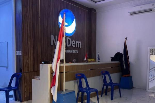 Kantor NasDem Labuhanbatu Disita Penyidik KPK