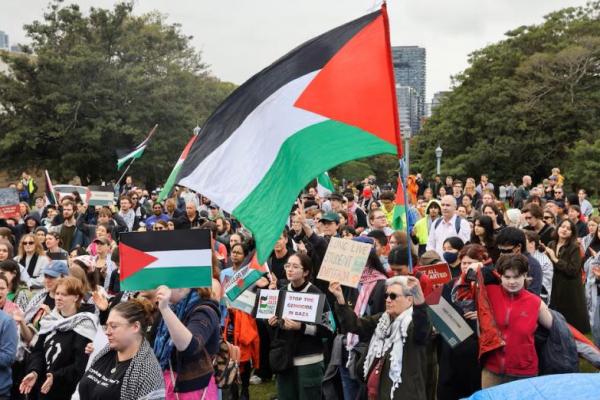 Anggota Kelompok Aksi Palestina berkumpul menjelang rapat umum, di Sydney, Australia 3 Mei 2024. REUTERS 