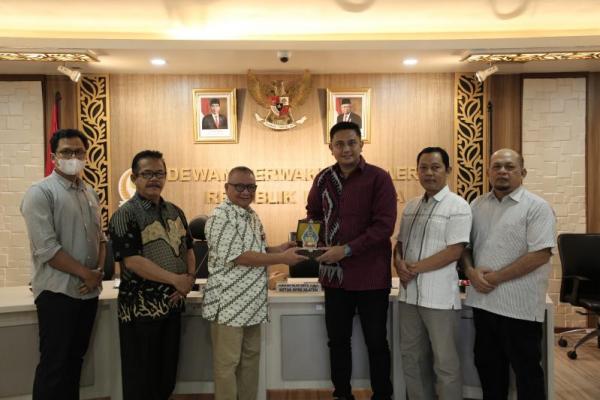 Setjen DPD RI menerima kunjungan dari DPRD Kabupaten Klaten. 