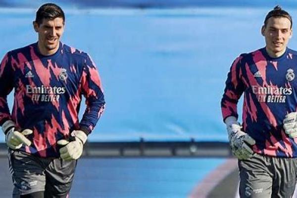 Thibaut Courtois dan Andriy Lunin saat latihan bersama Real Madrid 